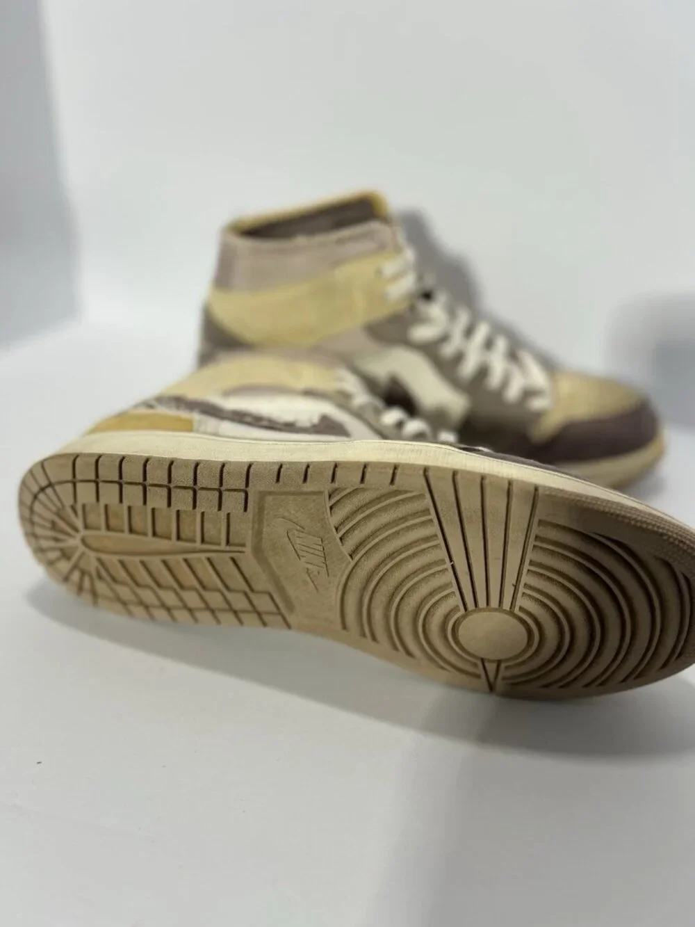 Nike Air Jordan 1 Inside Out Craft Taupe Haze Sneaker DM9652 102 Men's Size 12